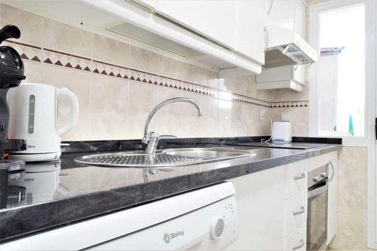 Room 5, 3 Bed Excellent and Quiet Location F-4, Málaga