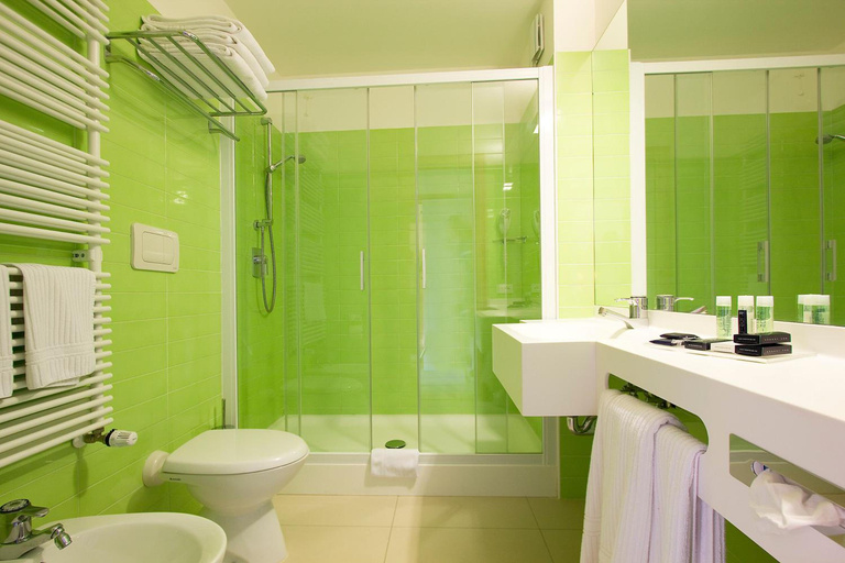 Bathroom 4, Hotel Florida, Udine