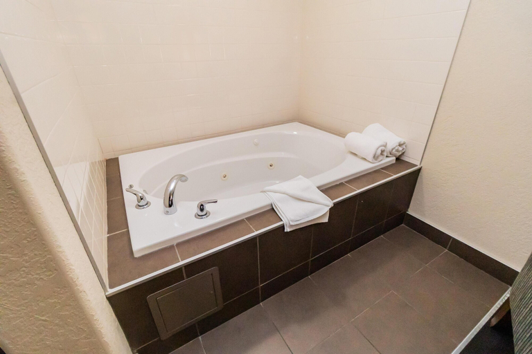 Bathroom 3, Deer Lake Horizon Hotel, BW Signature Collection, Division No. 5