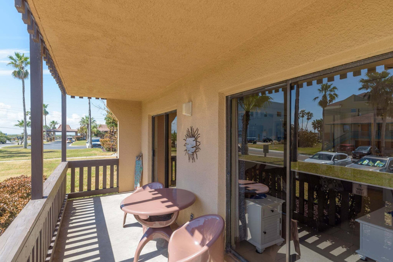 Outdoor dining 5, Beachfront 1br Condo W/ King Bed Sleeps 4 1 Bedroom Condo, Cameron