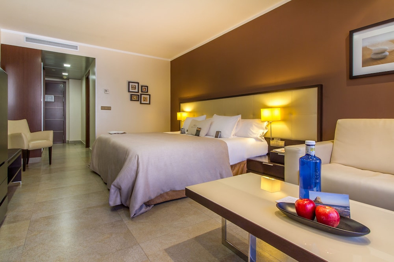 Bedroom 2, SOLYMAR Gran Hotel, Alicante