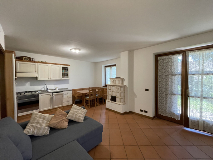 Room 4, 043 Trilocale nel Bosco Pinzolo, Trento