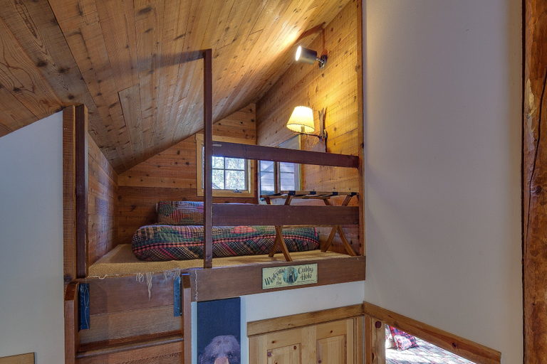 Interior 3, Diamond Peak 2, Deschutes