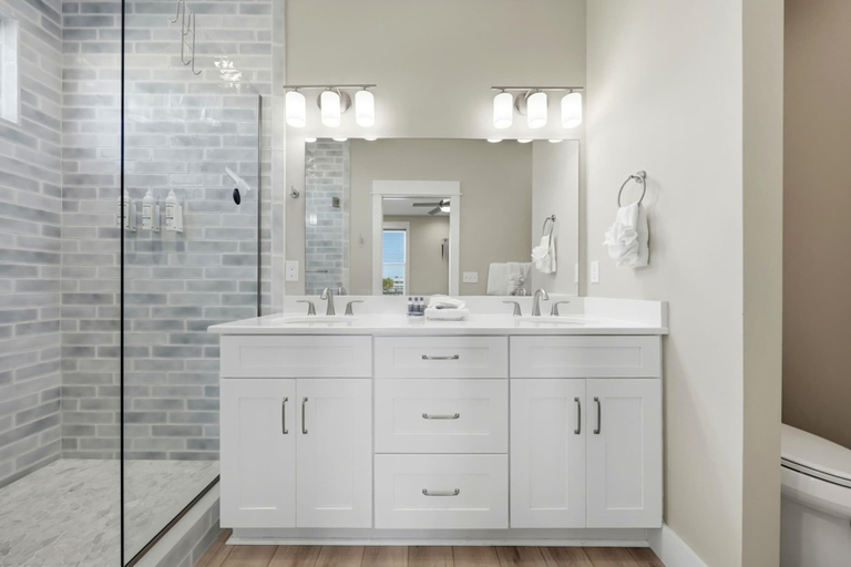 Bathroom 3, Beach House - The Minty Pearl, Bay