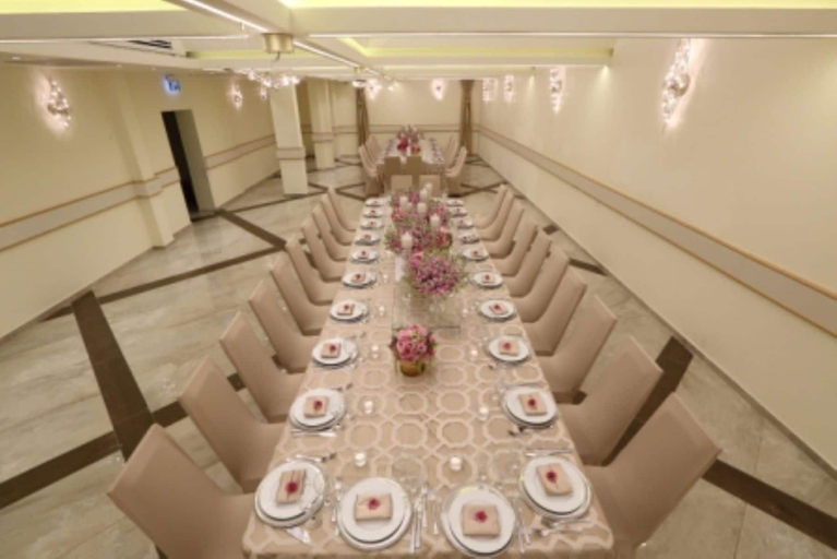 Restaurant 5, Aristocrat Hotel