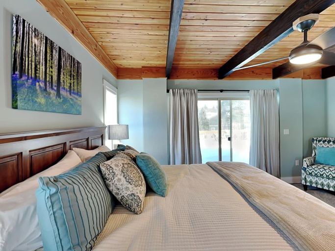 Bedroom 2, As You Lake It by Taylor Made Deep Creek, Garrett