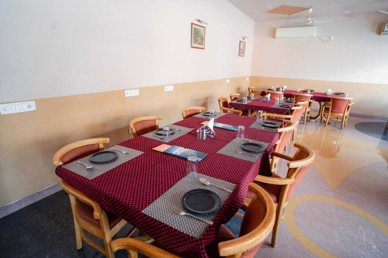 Food & Drinks 4, Hotel Cidade De Diu, Diu