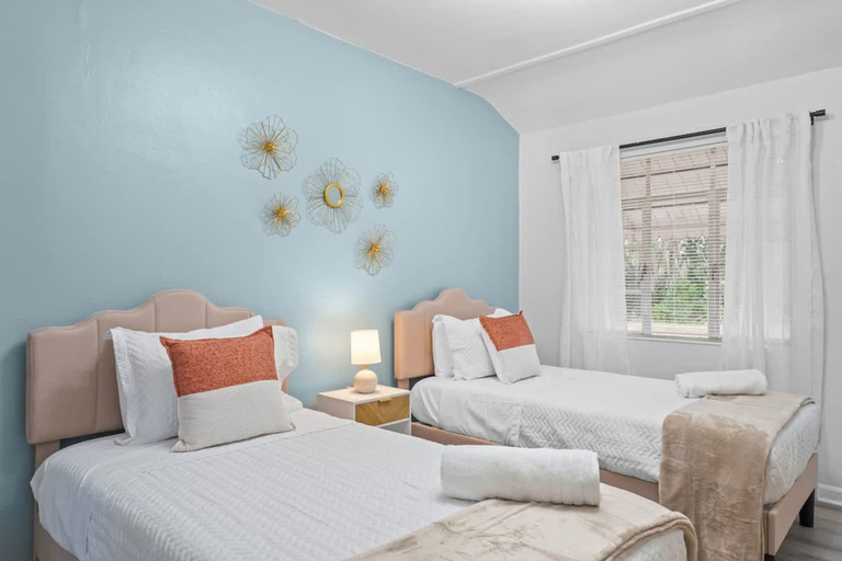 Room 2, Super Boho - At Lake Toho Fishing Vintage Vibes, Osceola