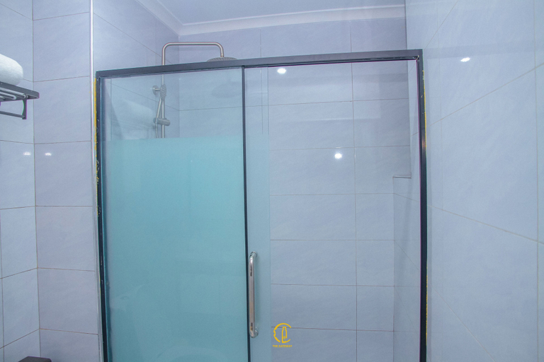 Bathroom 5, Kijichi Gateway Hotel, Temeke