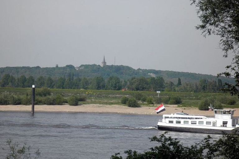 View from property 4, Holiday Home in Spijk With Meadow Views, Rijnwaarden