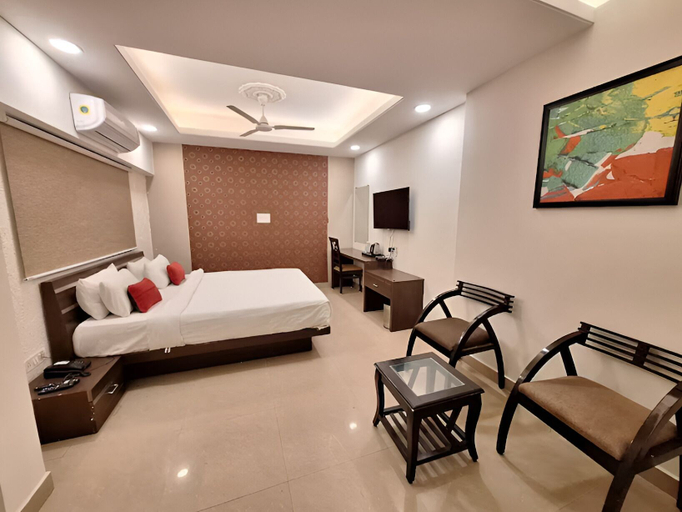 Room 5, Hotel Abhinandan, Bhopal