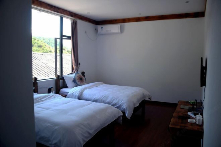 Bedroom 1, Luguhu Yangguang Clubhouse, Lijiang