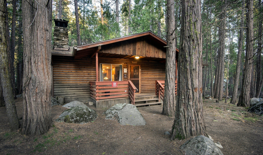 Front of property, Pine Creek Cabin, Mariposa