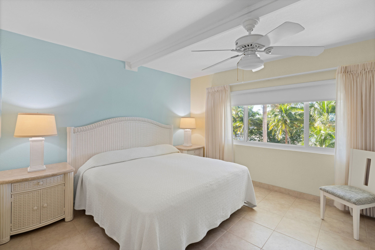 Room 3, London House Seven Mile Beach Cayman