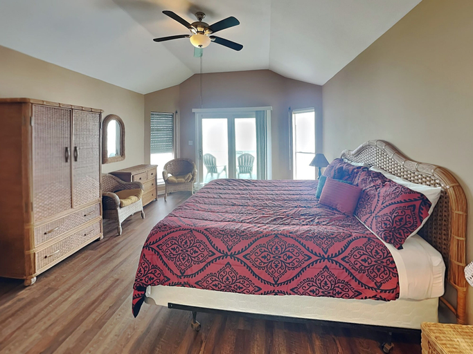 Bedroom, Whispering Sands Beachfront by Ryson Vacation Rentals, Galveston
