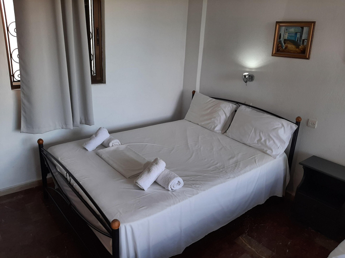Others 5, Family Apartment in Mpenitses With Terrace, Ionian Islands