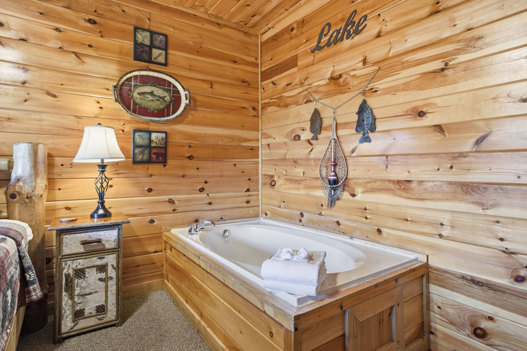 Bathroom 3, Knotty But Nice 4 Bedroom Home, Sevier