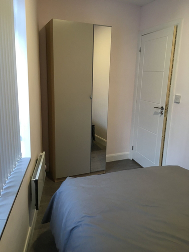 Room 3, Treetops Apartment 3, Birmingham