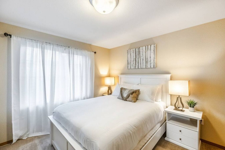 Interior 5, Serenity in Prime Everett Craftsman Near Boeing!, Snohomish