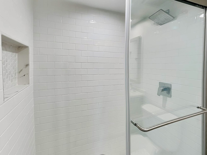 Bathroom 2, Water Oak Villas #2 by Hilton Head Retreats, Beaufort