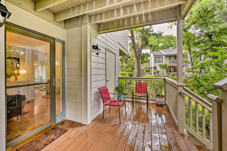 Others 3, < 1 Mi to Beach: Condo w/ Community Perks in Hhi!, Beaufort