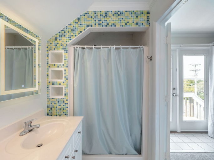 Bathroom 4, Surfside Cottage by Topsail Realty, Pender