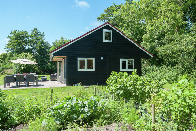 Others 5, Holiday Home in Egmond aan den Hoef With Sauna, Bergen