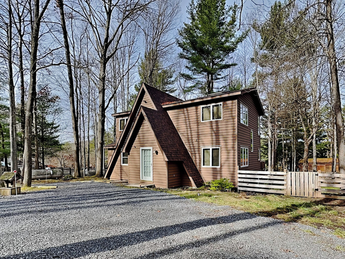 Exterior & Views 1, Walnut Cellars by Taylor Made Deep Creek, Garrett
