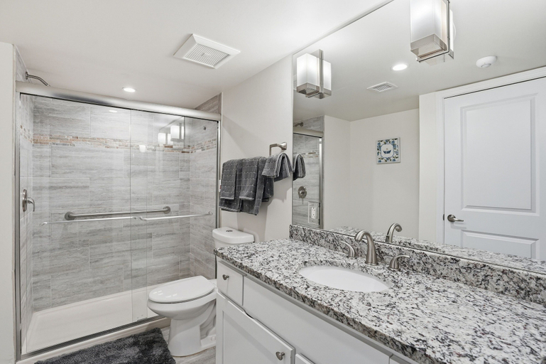 Bathroom 3, Luxurious Waterfront Condo At Alta Mar 2 Bedroom Condo, Lee