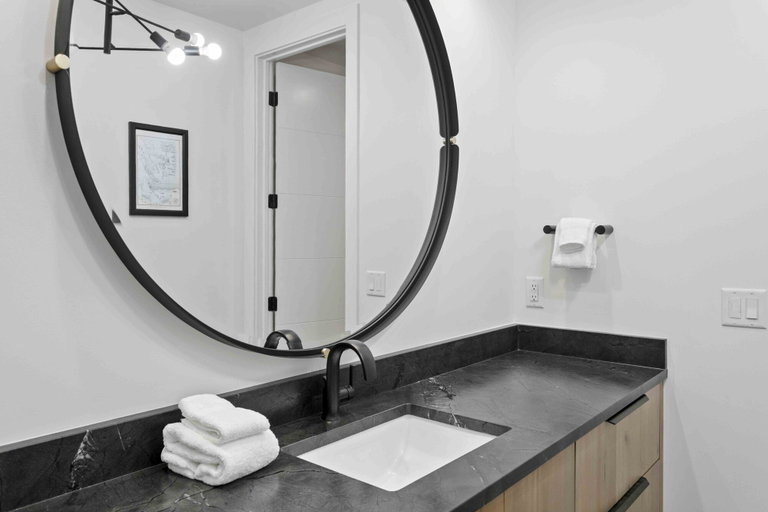 Bathroom 2, Family Friendly Ski House 3 Bedroom Home, Wasatch