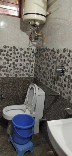 Bathroom, Hotel Himalaya, Kullu