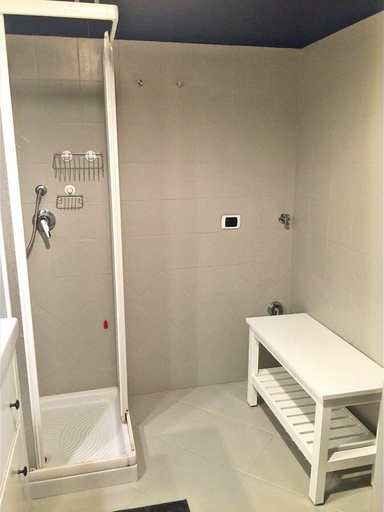 Bathroom 4, Apartment in Ghiffa with Lake Maggiore Views, Verbano-Cusio-Ossola