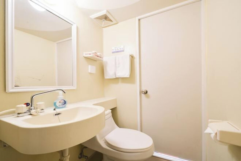 Bathroom 4, Ginza Jiayi Hotel (Yantai Suocheng Wanda Plaza Branch), Yantai