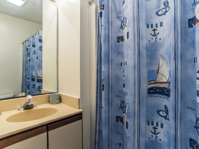Bathroom 3, Dock Holliday by Topsail Realty, Pender