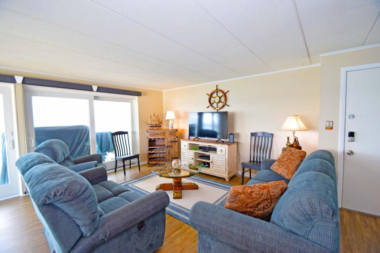 Living area 2, Thunder Island 13a 2 Bedroom Condo, Worcester