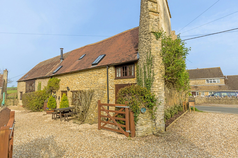 Exterior 5, Spacious Cottage in North Cheriton, No Deposit, Somerset