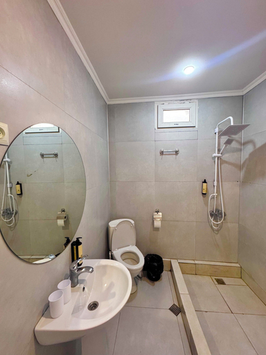Bathroom, Churchkhela, Tbilisi