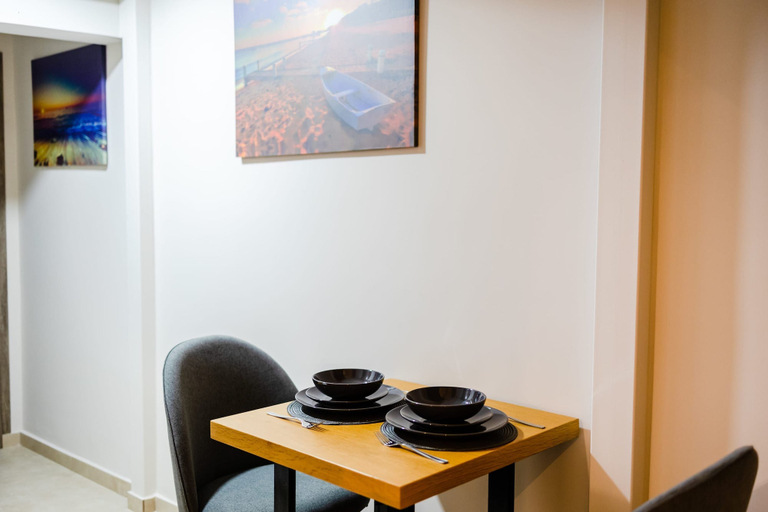 Room 2, Uncover Kalamata s Hidden Gem - Cosy City Nest, Peloponnese