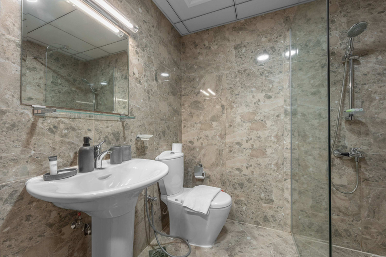Room 5, Stayshort - Chic Studio Apartment in JVC Sleeps 4, Dubai