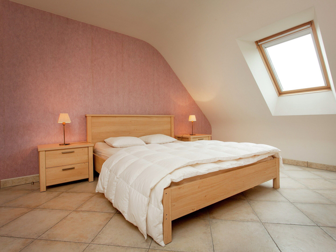 Bedroom 2, Peer Villa with Garden, Limburg
