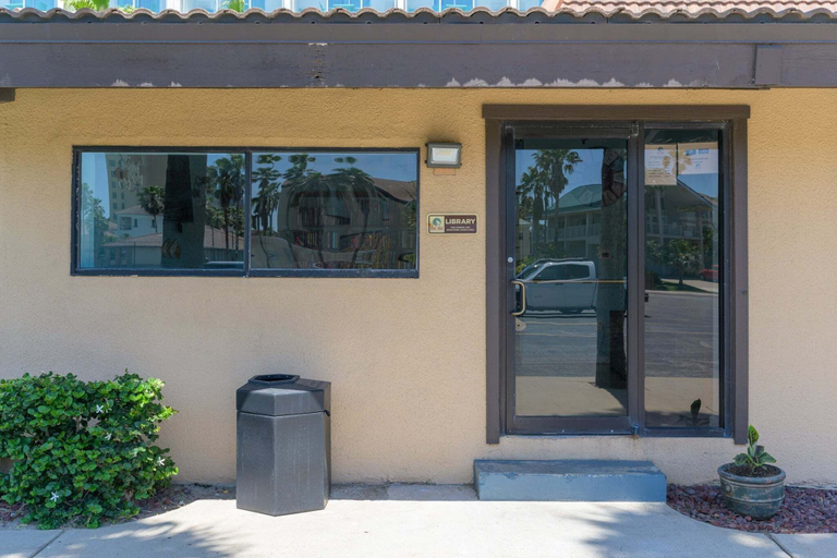 Exterior detail 4, Cozy 1br Condo Sleeps 4 With Beach Access 1 Bedroom Condo, Cameron