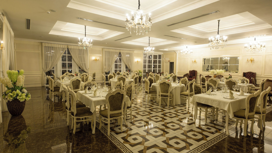 Food & Drinks 4, Royal Hill Hotel, Tiranës