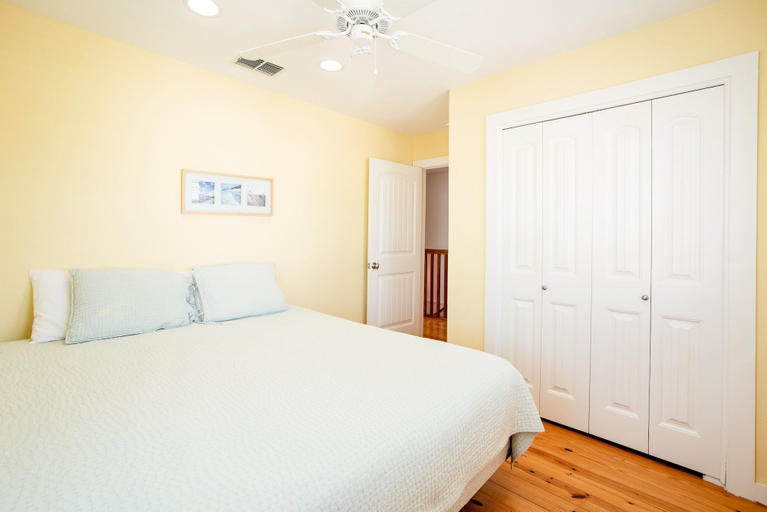 Interior 3, Bach Porch - Beach Gear Credit Included! 2 Shared Heated Pools!, Nueces
