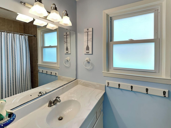Bathroom, On Island Time by Topsail Realty, Pender