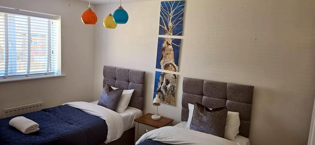 Room 4, House - Sleeps 7 - Parking - Station Close, Lancashire