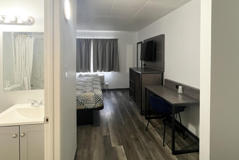 Others 5, Motel 6 - Chicago, IL, Cook
