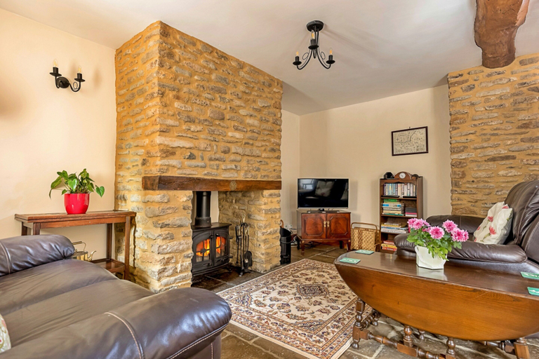 Living room 3, Spacious Cottage in North Cheriton, No Deposit, Somerset