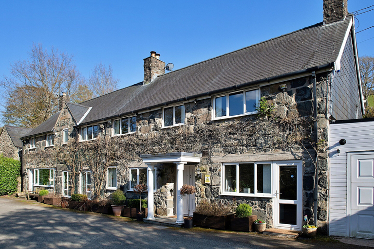Exterior 5, Riverside Holiday Home in Dolgellau, No Deposit, Gwynedd