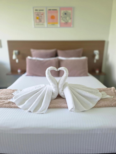 Bedroom 2, The Select Inn Ryde, Sydney