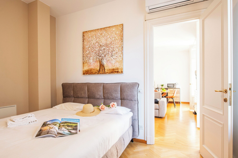 Room 1, Via Lambertenghi Apartments, Lugano